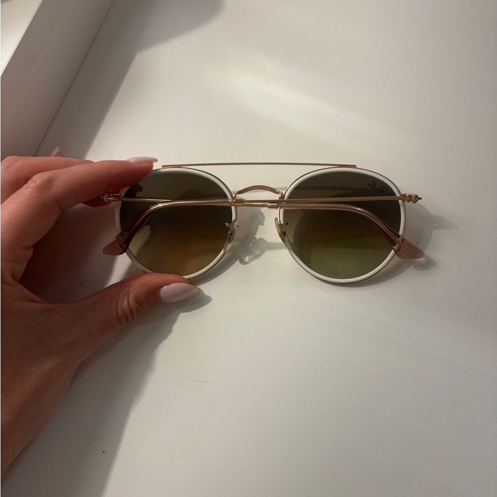 Ray-Ban Gold Frame Sunglasses with Brown Lenses and Pink Temple Tips - Picture 4 of 5